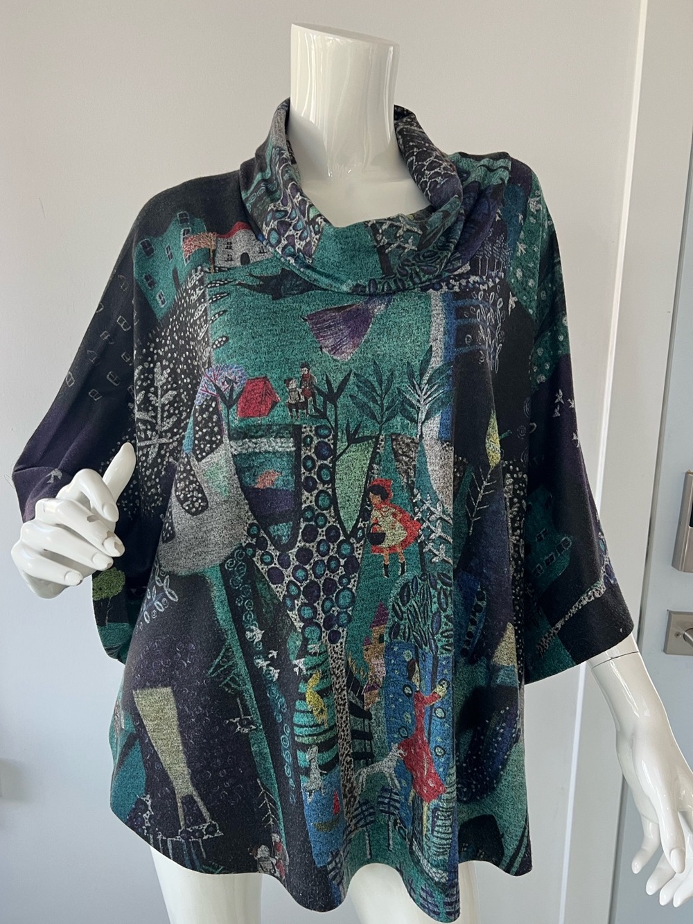 Vintage Abstract Art Tunic Poncho Artsy Graphic Pullover Made in USA